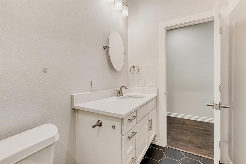 713 S Willomet Avenue, Dallas TX 75208 - Photo 24