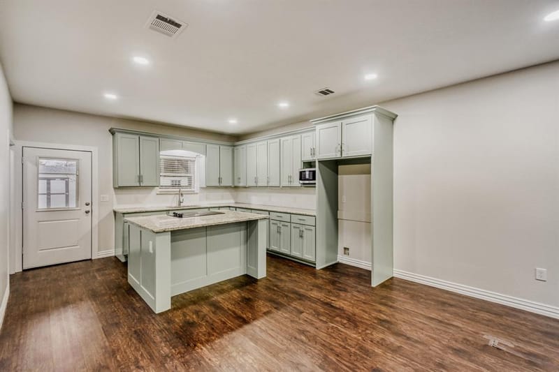 713 S Willomet Avenue, Dallas TX 75208 - Photo 14
