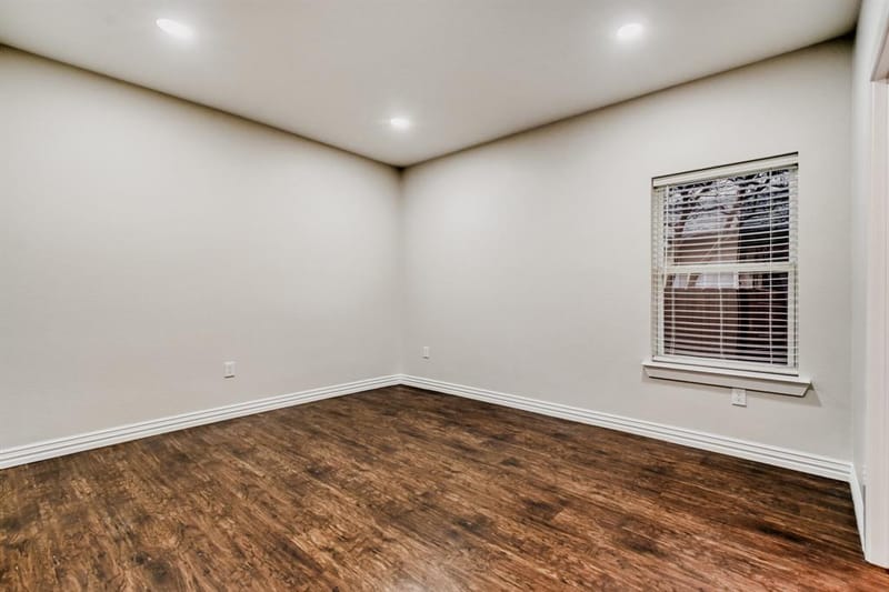 713 S Willomet Avenue, Dallas TX 75208 - Photo 19