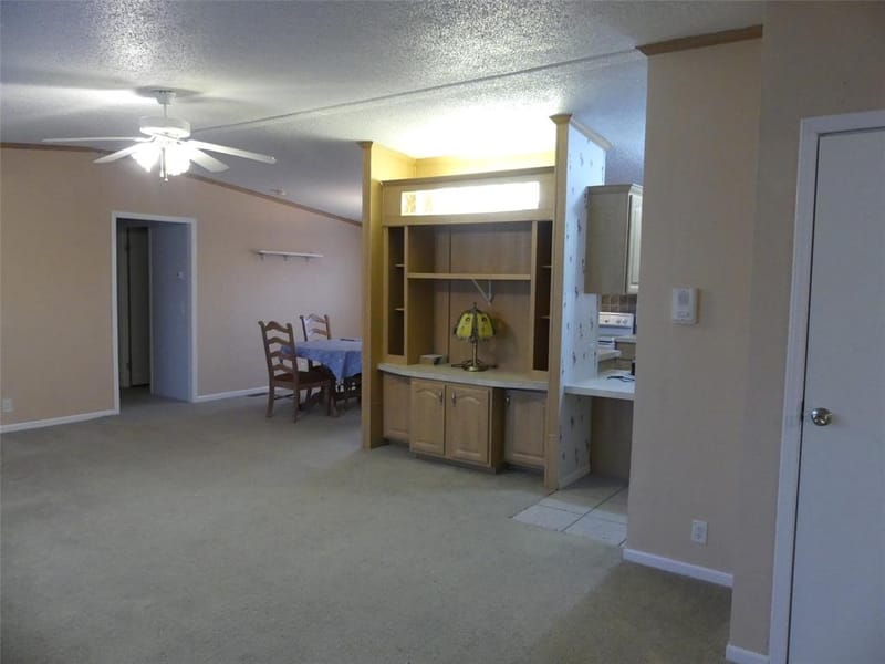 422 Hutchinson Street, Bowie TX 76230 - Photo 12