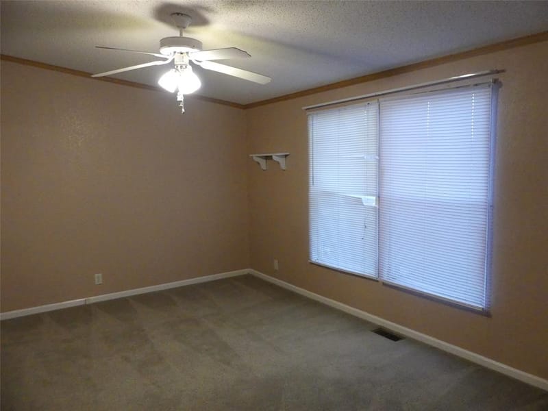 422 Hutchinson Street, Bowie TX 76230 - Photo 22