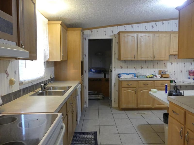 422 Hutchinson Street, Bowie TX 76230 - Photo 19