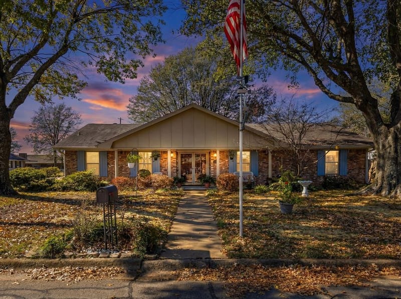 1115 36th Street NE, Paris TX 75462 - Photo 2