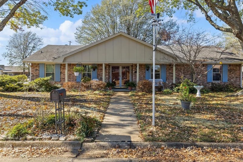 1115 36th Street NE, Paris TX 75462