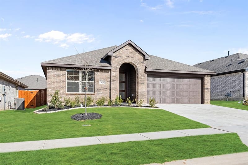 925 Kingbird Lane, Alvarado TX 76009 - Photo 3