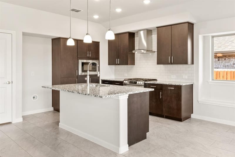 925 Kingbird Lane, Alvarado TX 76009 - Photo 14
