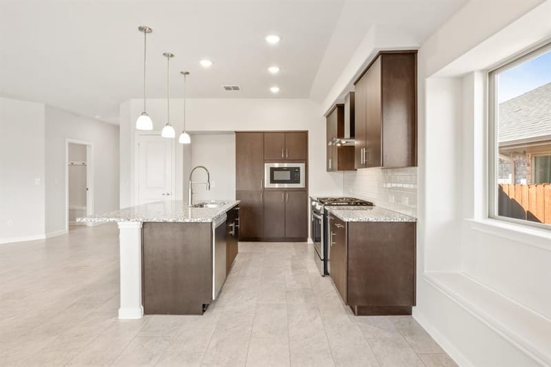 925 Kingbird Lane, Alvarado TX 76009 - Photo 18