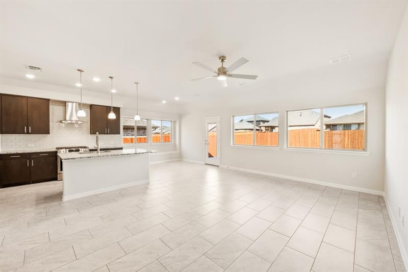 925 Kingbird Lane, Alvarado TX 76009 - Photo 11