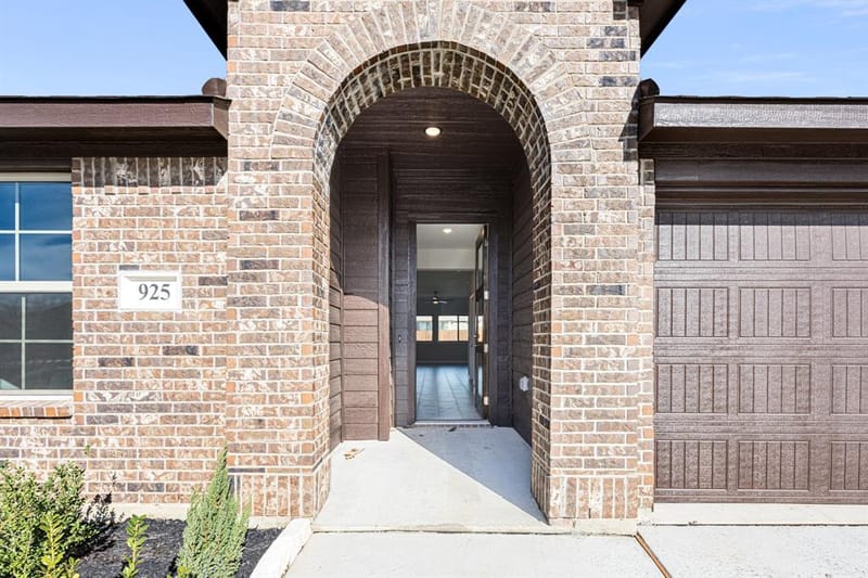 925 Kingbird Lane, Alvarado TX 76009 - Photo 4
