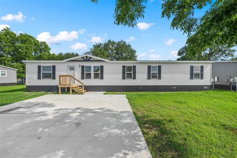 4405 ROCKING K Drive, Bellmead TX 76705 - Photo 2