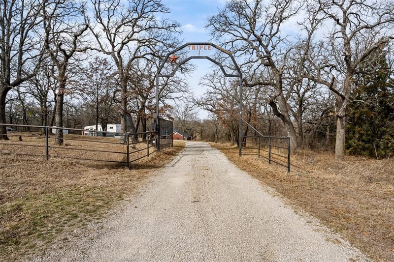 7698 Fm 920, Poolville TX 76487