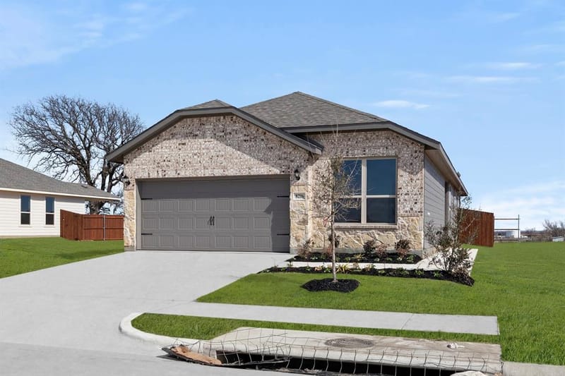 8216 Kingfisher Road, Aubrey TX 76227 - Photo 2