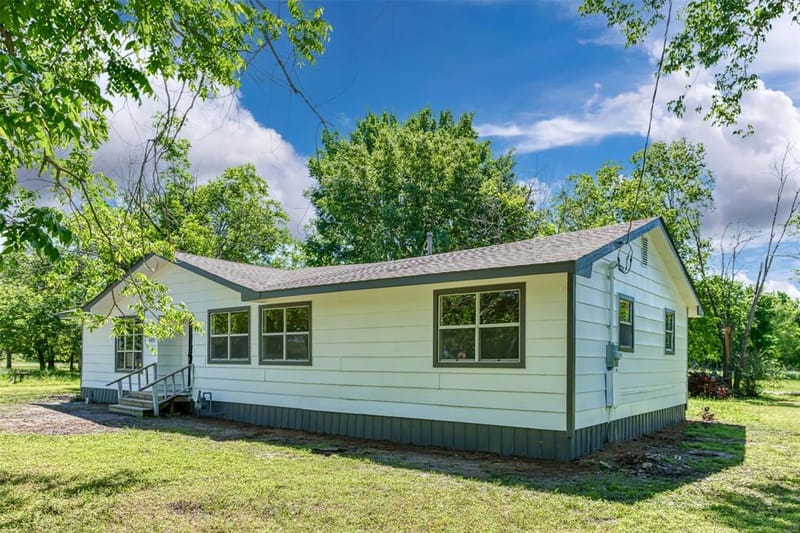 103 Ivy Street, Goodlow TX 75144 - Photo 3