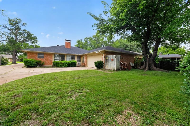 1616 W Shields Drive, Sherman TX 75092 - Photo 2