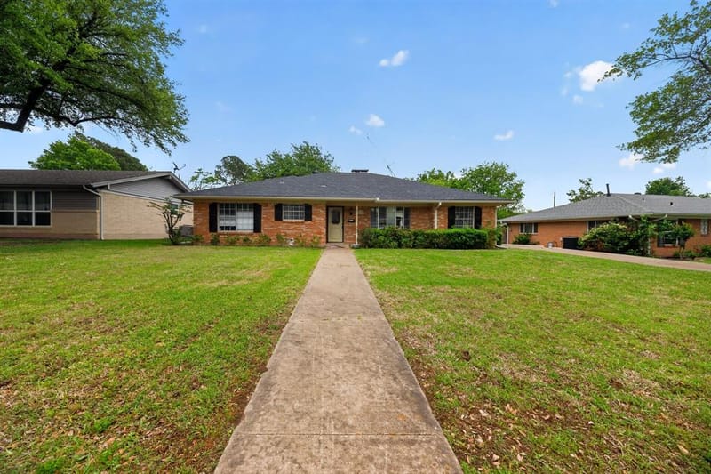 1616 W Shields Drive, Sherman TX 75092 - Photo 3