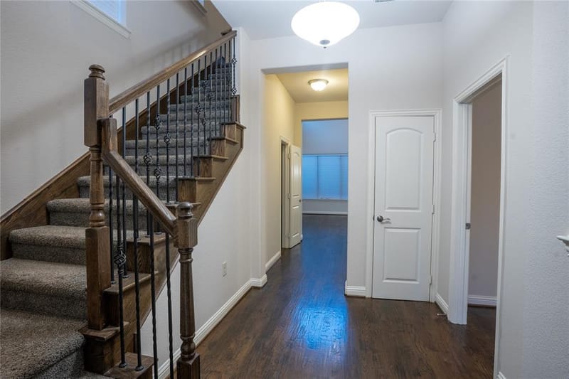 4127 Cascade Sky Drive, Arlington TX 76005 - Photo 2