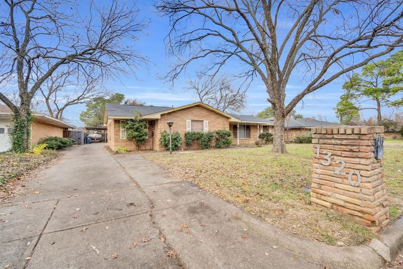 1320 Apache Street, Arlington TX 76012 - Photo 3