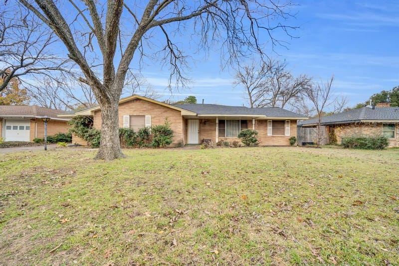 1320 Apache Street, Arlington TX 76012