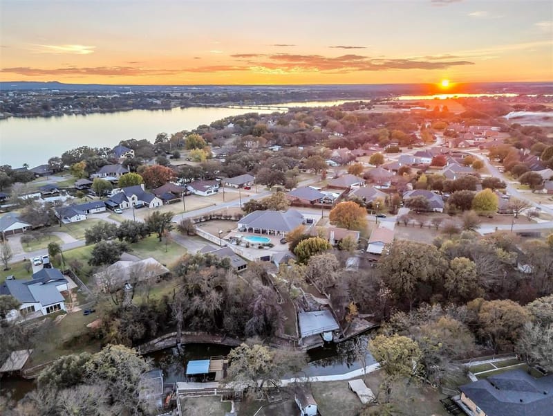 2801 Weylene Paseo, Granbury TX 76049 - Photo 31