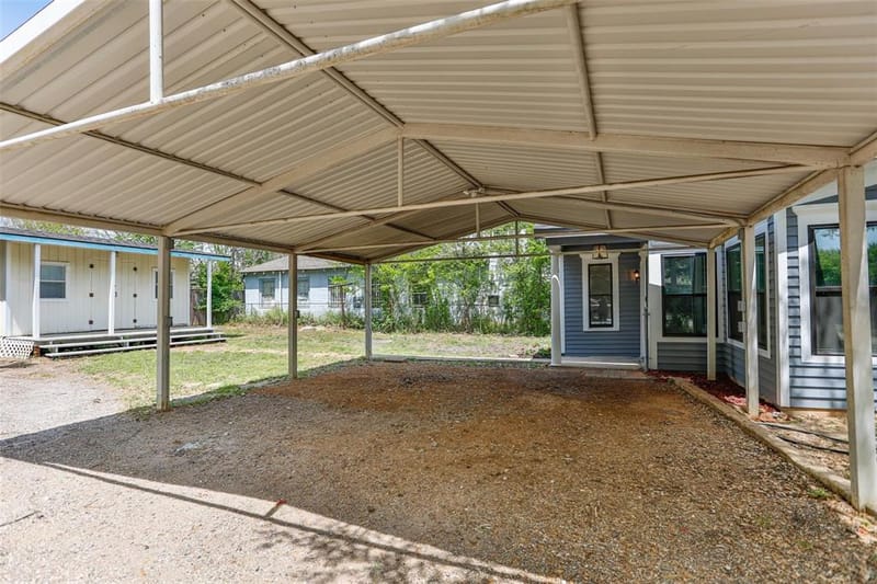 1015 N Dixon Street, Gainesville TX 76240 - Photo 9