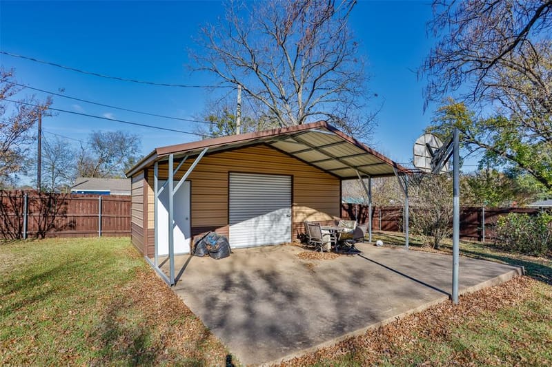 300 Thompson Street, Pottsboro TX 75076 - Photo 32