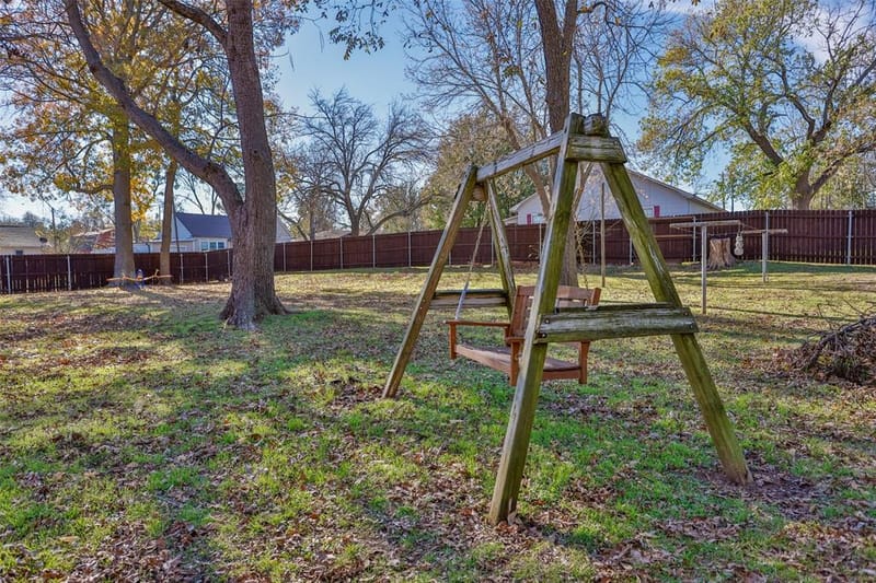 300 Thompson Street, Pottsboro TX 75076 - Photo 37
