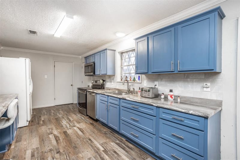 300 Thompson Street, Pottsboro TX 75076 - Photo 11