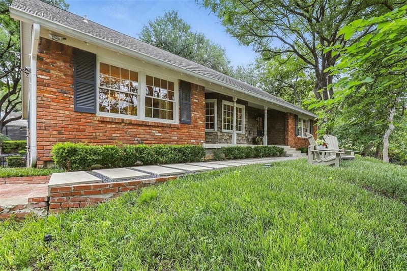 208 Rockwood Park Drive, Fort Worth TX 76107 - Photo 7