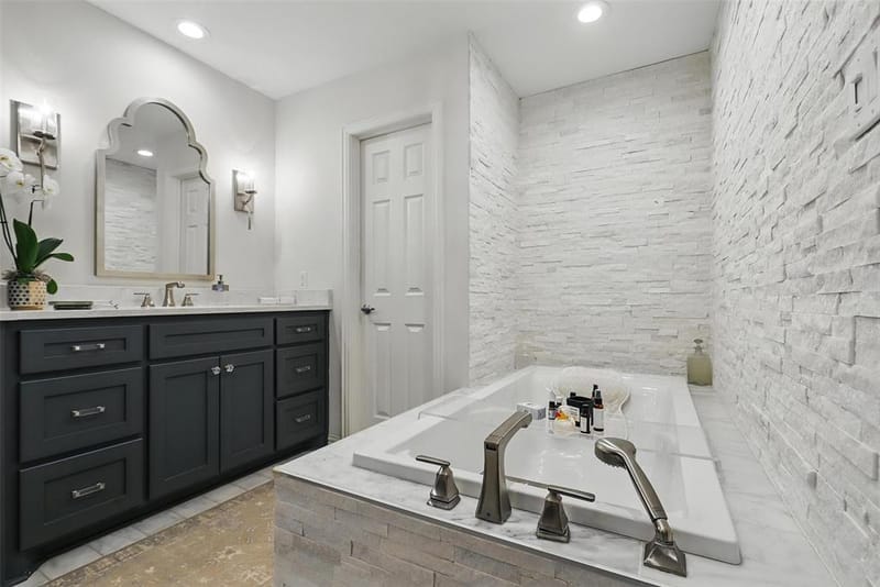 208 Rockwood Park Drive, Fort Worth TX 76107 - Photo 29