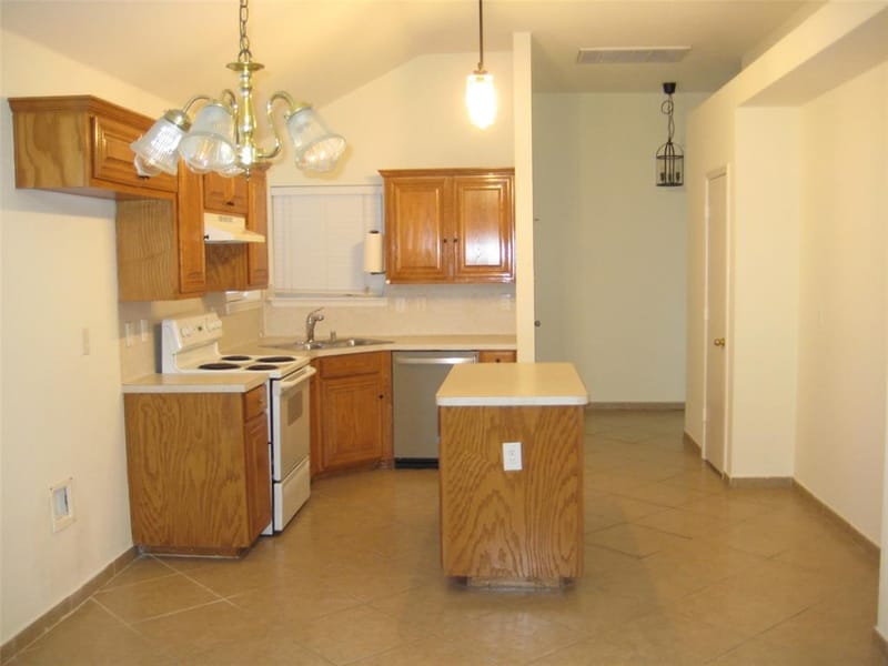 917 Cruise Street, Denton TX 76207 - Photo 4