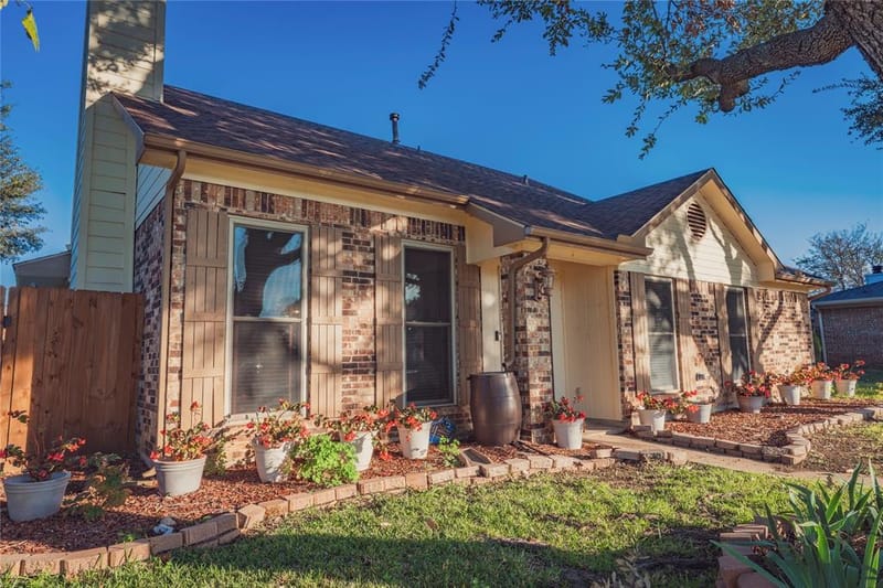 593 King Circle, Lewisville TX 75067 - Photo 2
