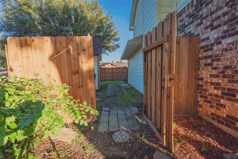 593 King Circle, Lewisville TX 75067 - Photo 29