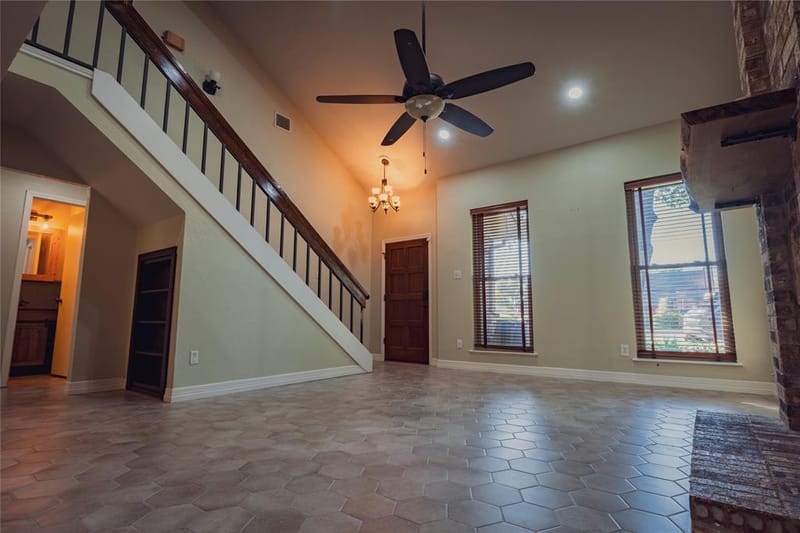 593 King Circle, Lewisville TX 75067 - Photo 4