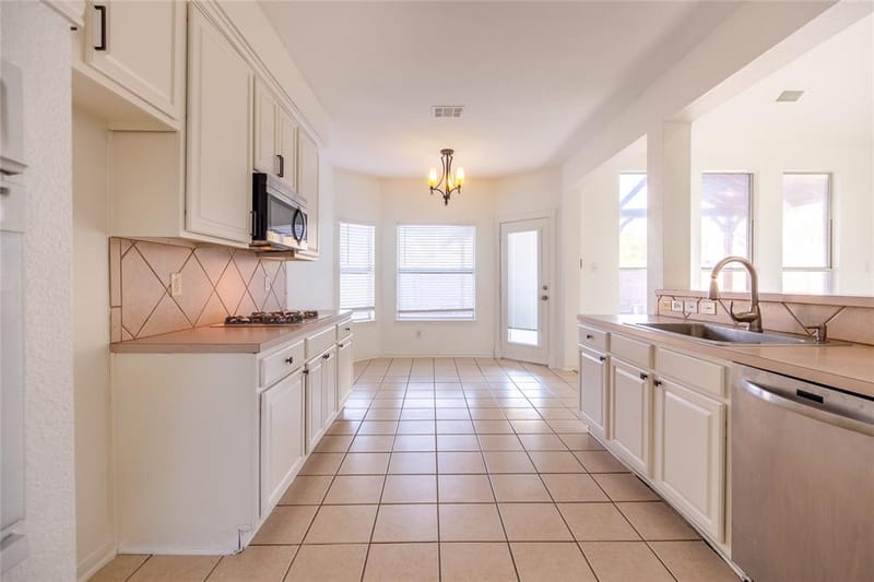 7914 Albany Drive, Rowlett TX 75089 - Photo 5