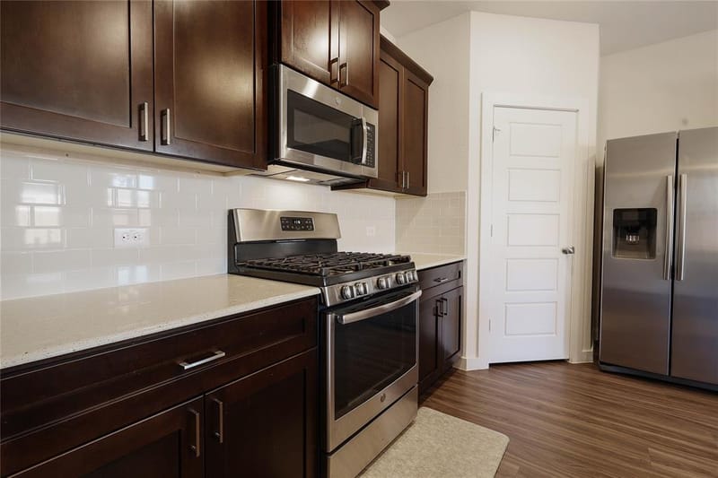 512 Mccoy Drive, Van Alstyne TX 75495 - Photo 9