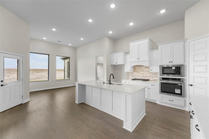 144 Lila Lake Drive, Waxahachie TX 75165