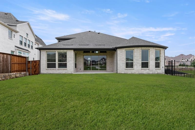 2816 SW Shadybrook Drive, Celina TX 75009 - Photo 27