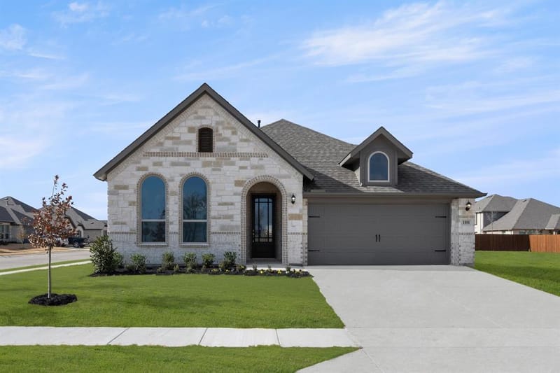 1101 Foxtail Drive, Justin TX 76247
