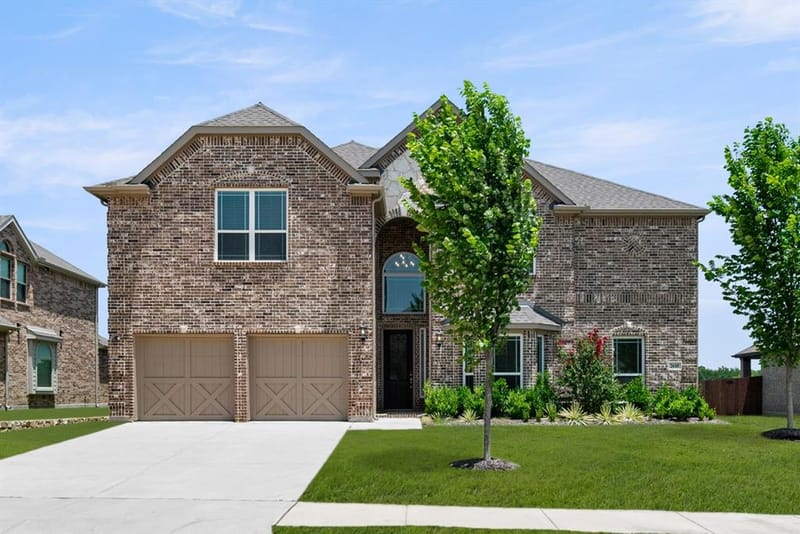 2610 White Plains Drive, Midlothian TX 76065