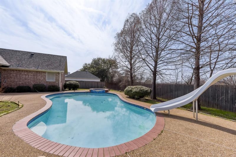 27 Wellington Oaks Circle, Denton TX 76210 - Photo 2