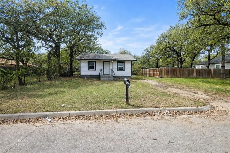 4518 Erath Street, Fort Worth TX 76119