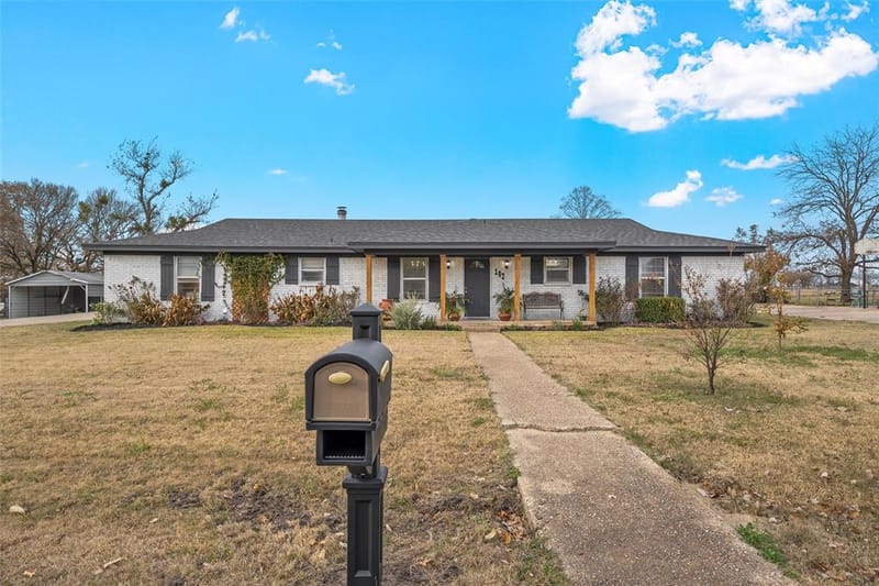 107 Woody Ray Drive, Elm Mott TX 76640 - Photo 2