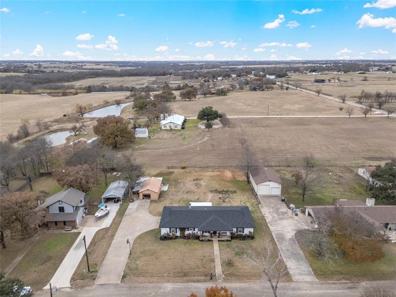 107 Woody Ray Drive, Elm Mott TX 76640 - Photo 35