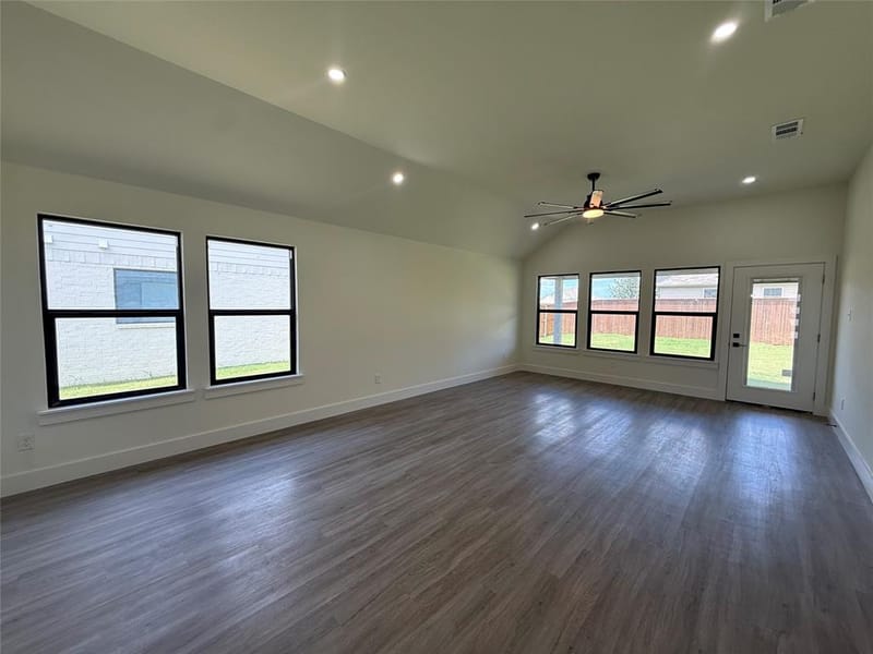 209 Comfort Drive, Godley TX 76044 - Photo 6