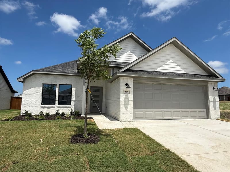 209 Comfort Drive, Godley TX 76044