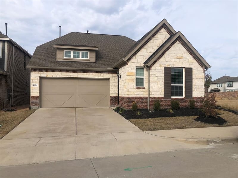 1904 Wrangler Circle, Mesquite TX 75149
