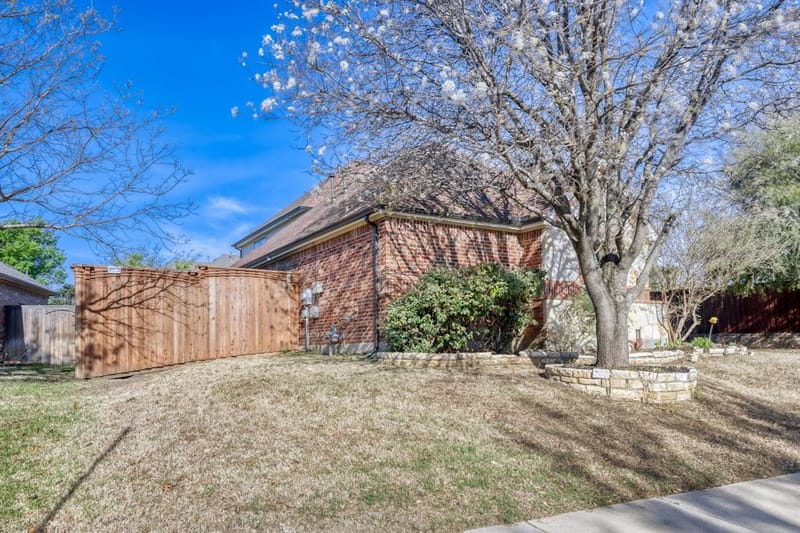 6911 Bradford Estates Drive, Sachse TX 75048 - Photo 3