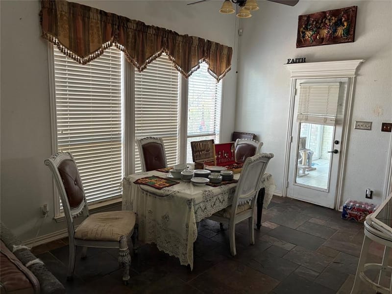 709 Timberview Court N, Fort Worth TX 76112 - Photo 10