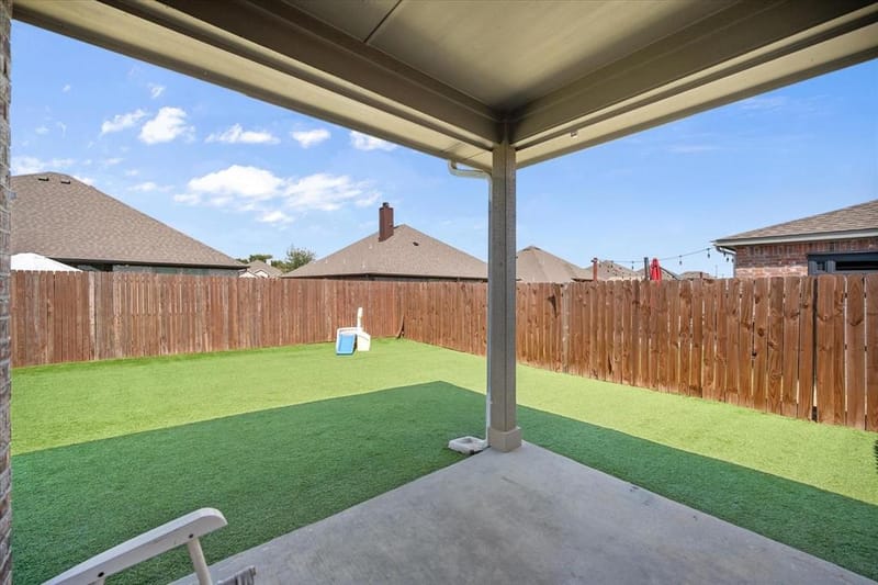 909 Avagail Avenue, Springtown TX 76082 - Photo 25