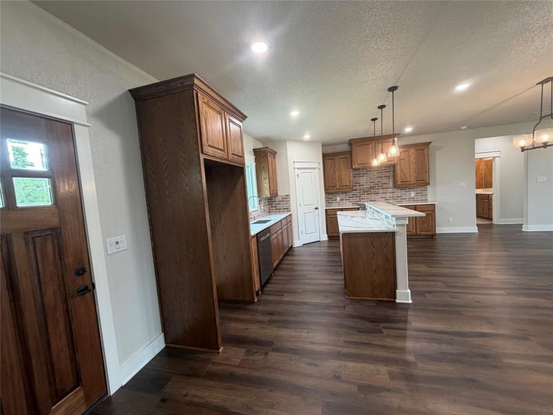 518 Strong Street, Bowie TX 76230 - Photo 16